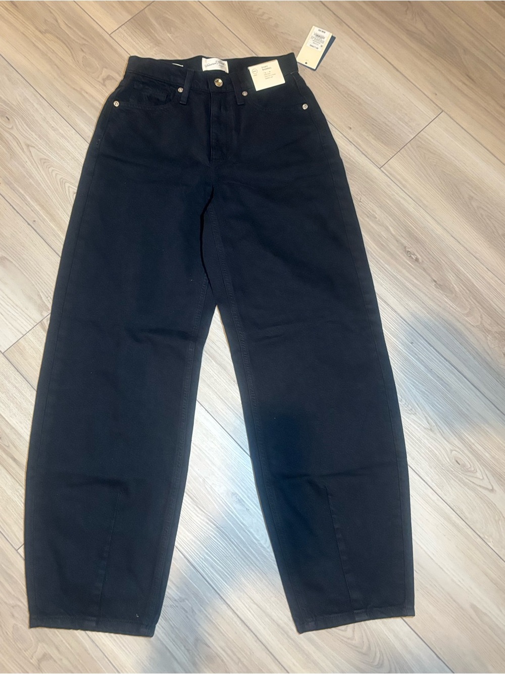 Universal Thread Women's High-Rise Black Relaxed Straight Jeans